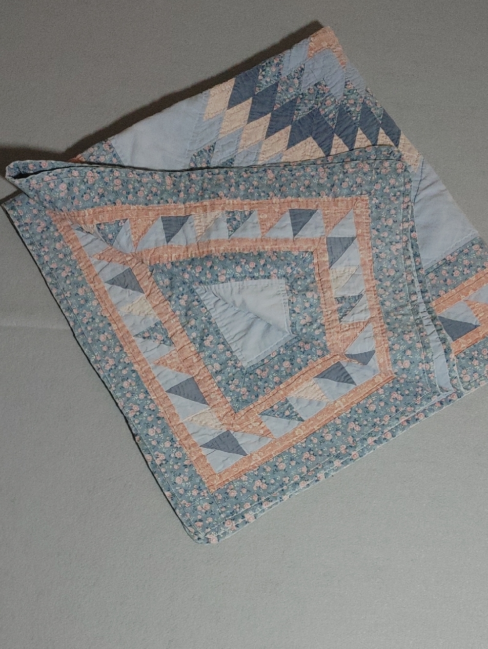 Antique Square Lonestar Small Hand Quilted Quilt in Blue and Pink - Picture 16 of 17
